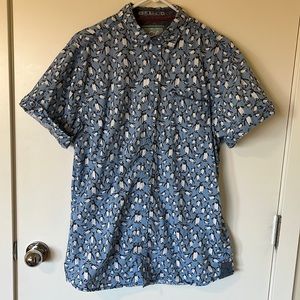 Men’s short sleeve button up.  Penguin design.